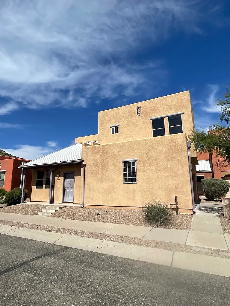 3 bed, 2045 sqft, $2,250 — Photo 1