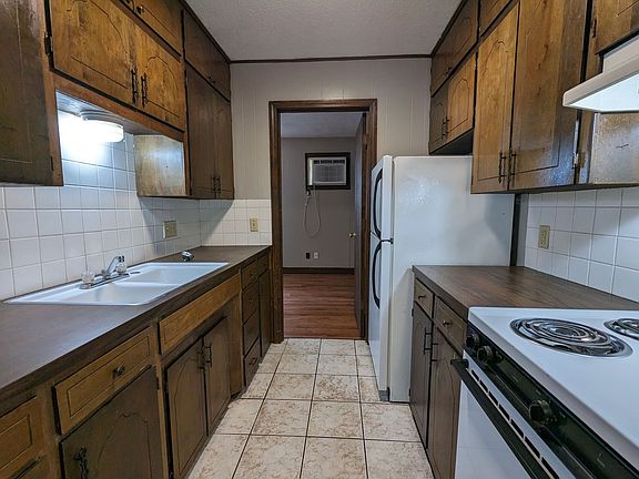 4th image of 210 W South St #16