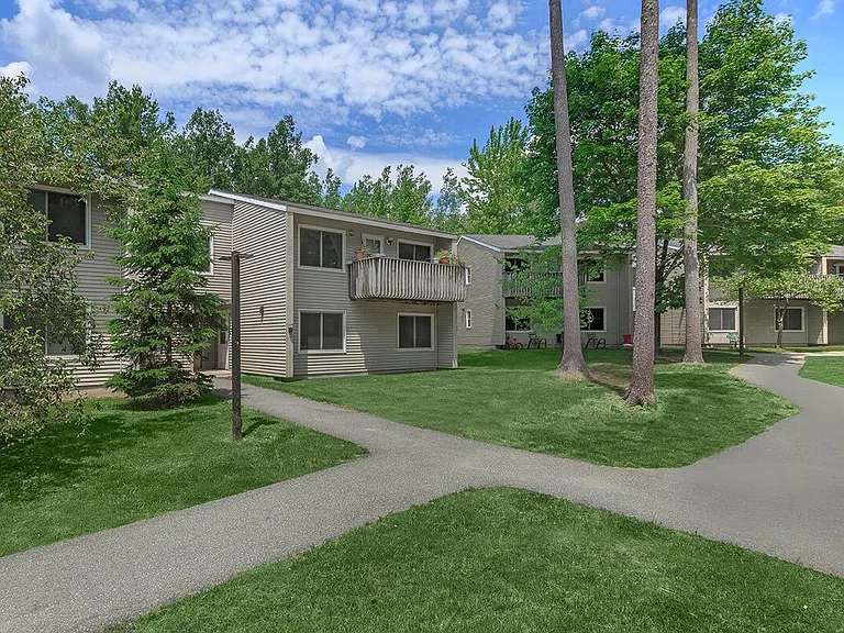 50 Pembroke Dr — Photo 10
