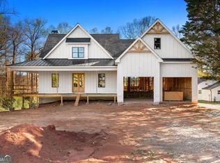 202 Cherry Rose Ln, Hartwell, GA 30643