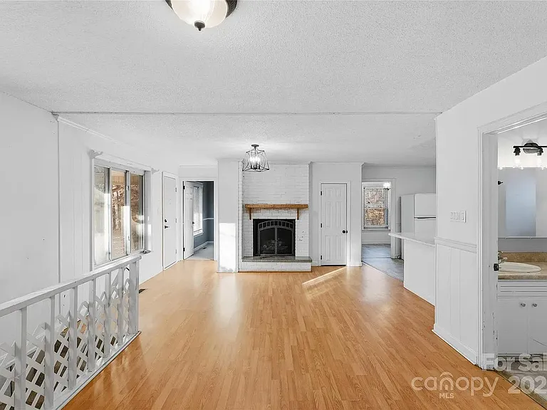 1051 Cox Mill Rd — Photo 3