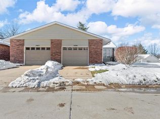 1105 Chase Dr, Lake Saint Louis, MO 63367