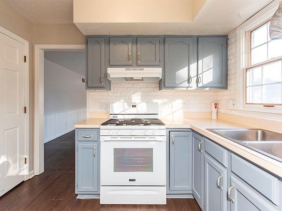 3rd image of 51655 Trailwood Ct