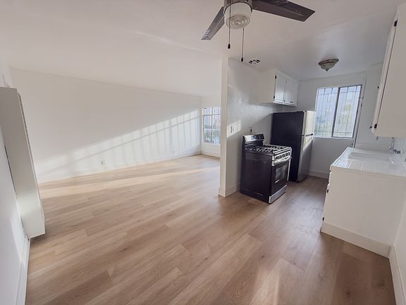 5th image of 919 S Lake St APT 4