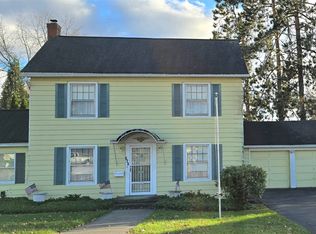 520 Riverside Dr, Johnson City, NY 13790