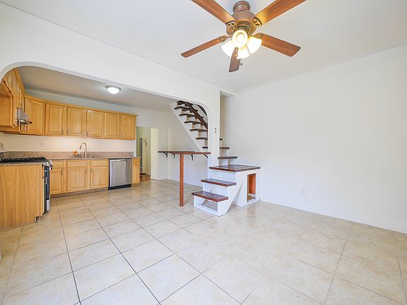 3rd image of 4422 Moonstone Dr
