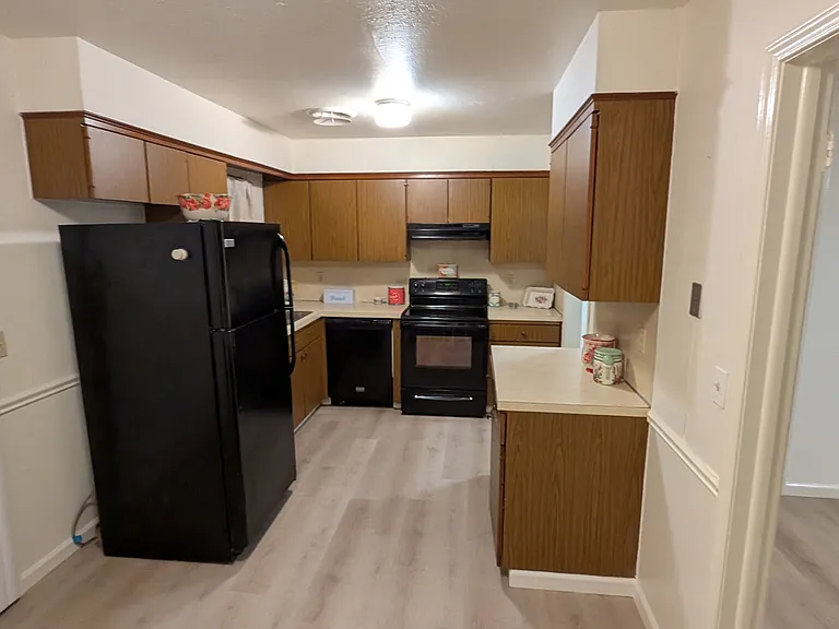 5616 S Madison Pl — Photo 8