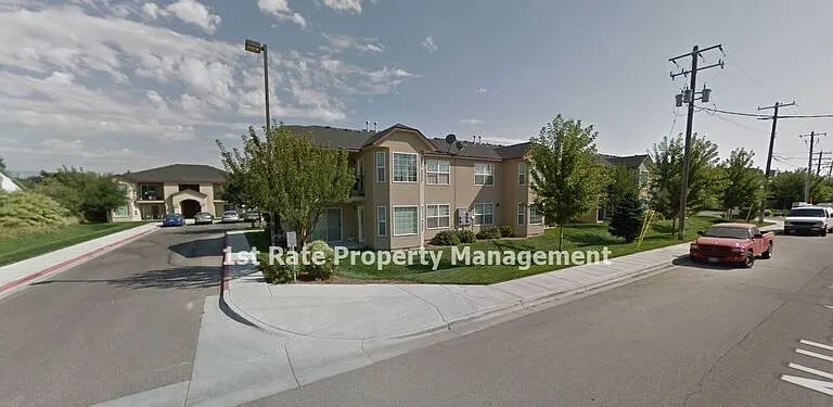 10146 W Garverdale Ln #101 — Photo 3