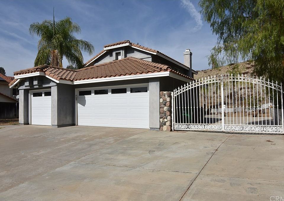 1st image of 25393 Blackthorne Dr