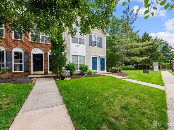 6 Amethyst Way, Franklin Park, NJ 08823