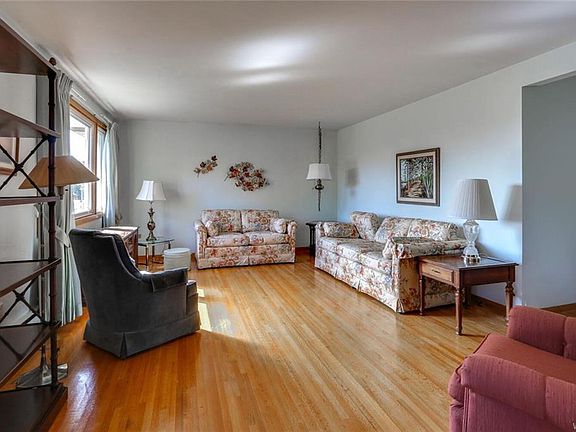 2nd image of 80 Temple Dr
