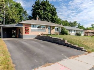 66 Rose St #Basement, Barrie, ON L4M 2T2