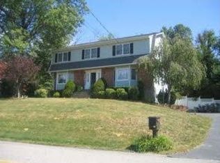39 Old Minisink Trl, Goshen, NY 10924