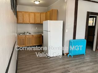 261 College St SW APT 1, Valley City, ND 58072