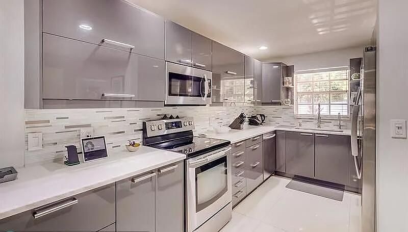 1st image of 1101 NE 6th St APT C
