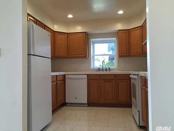 2nd image of 67 Orchard Beach Blvd APT 6