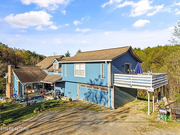 2nd image of 2501 Valley View Rd