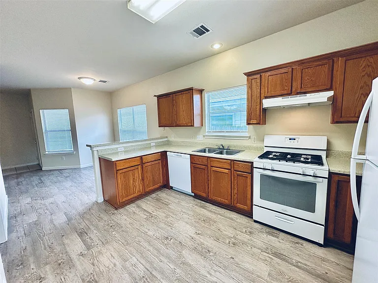 2873 Southampton Way #B — Photo 8