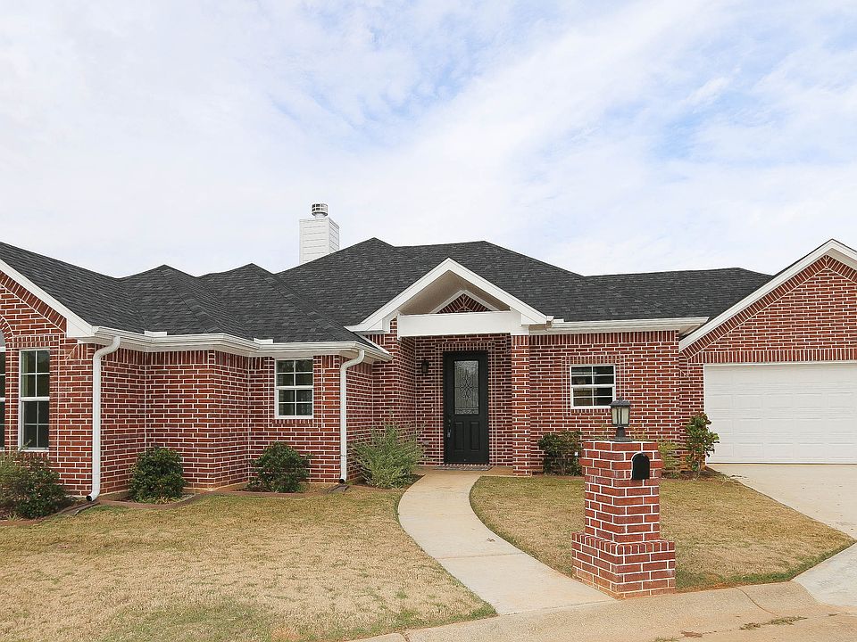 1st image of 1008 Colonial Dr