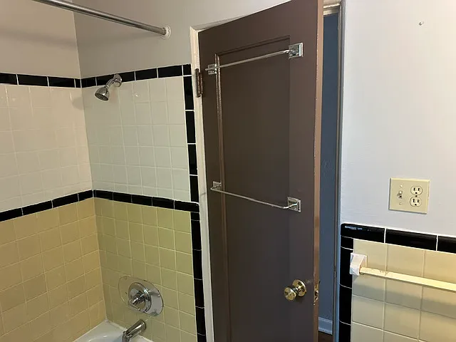 310 W Cannon St #C — Photo 9