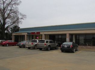 985 W Liberty Ave, Lyons, GA 30436