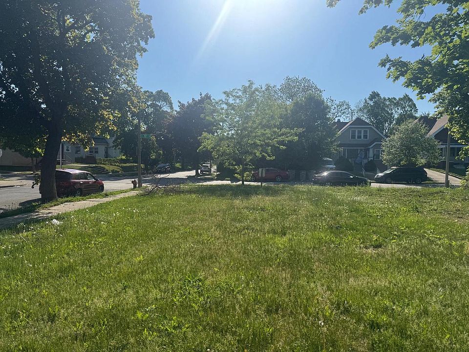 2nd image of 3250 N 15TH STREET