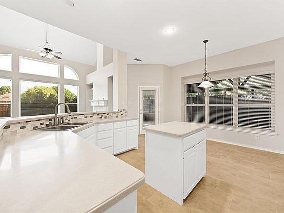5th image of 3120 Golden Springs Dr