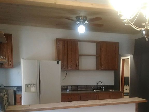 2nd image of 613 Victor Ave