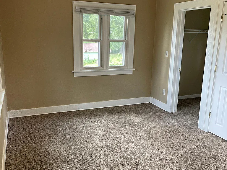 447 Barth Ave SE #2 — Photo 6