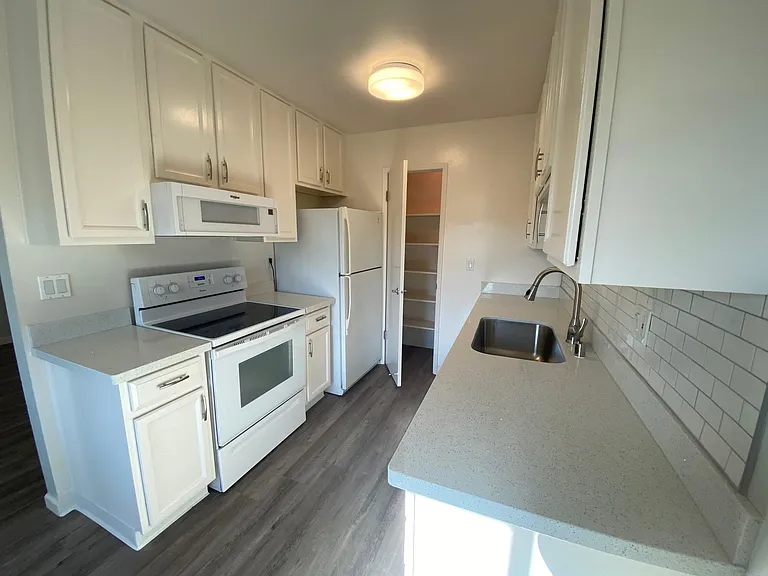 Union Manor — Photo 15