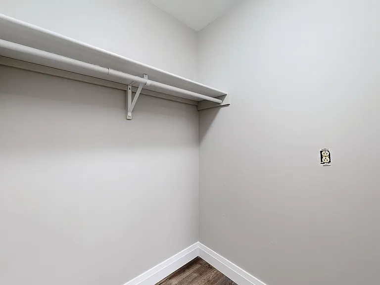 405 Sidney St — Photo 39