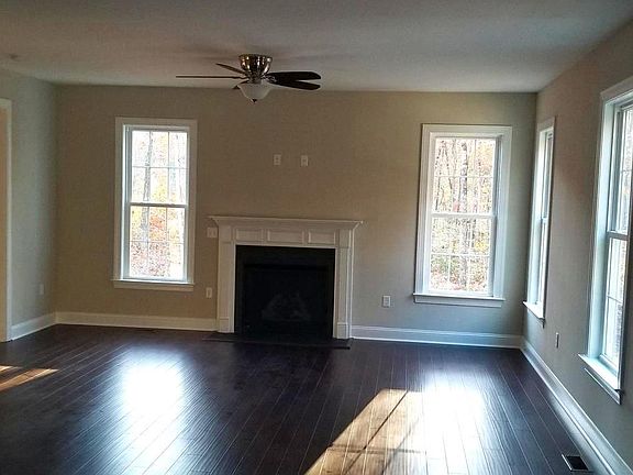 2nd image of 7 Hartwood Valley Ct