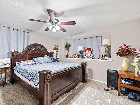 3rd image of 5322 Castlecreek Ln