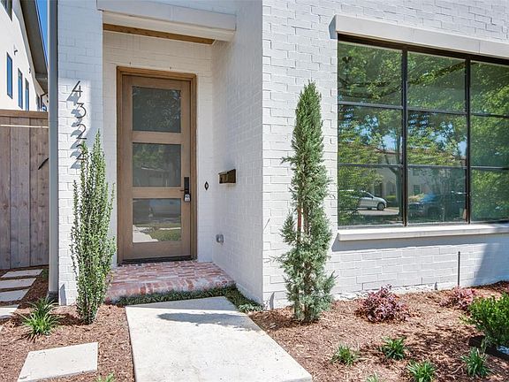 3rd image of 4322 Emerson Ave