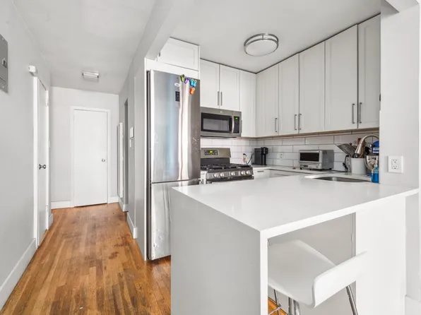 229 East 28th Street image 5 of 7