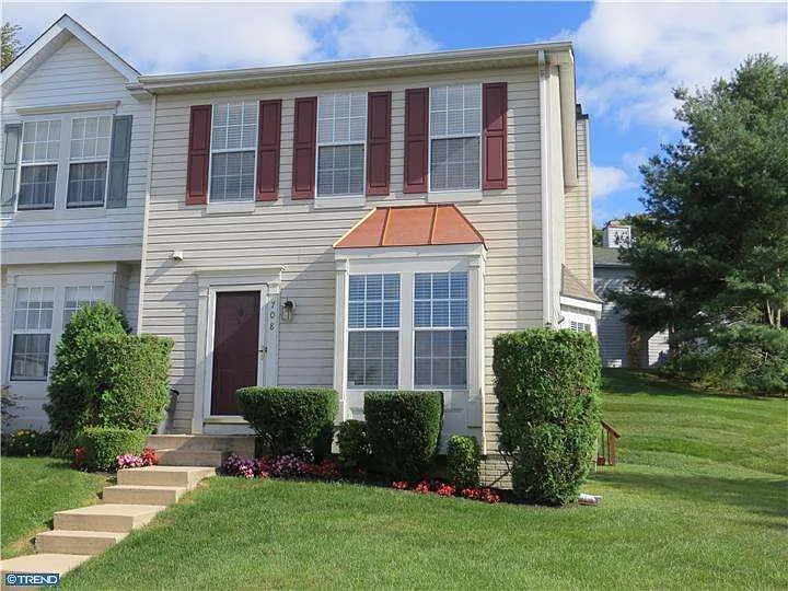 708 Ashland Ct photo 1