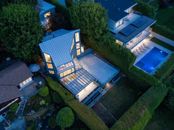 975 Aubeneau Cres, West Vancouver, BC V7T 1T4