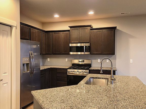 3rd image of 6934 Oleander Ave NE