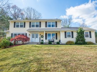 11 Overhill Ter, Oak Ridge, NJ 07438