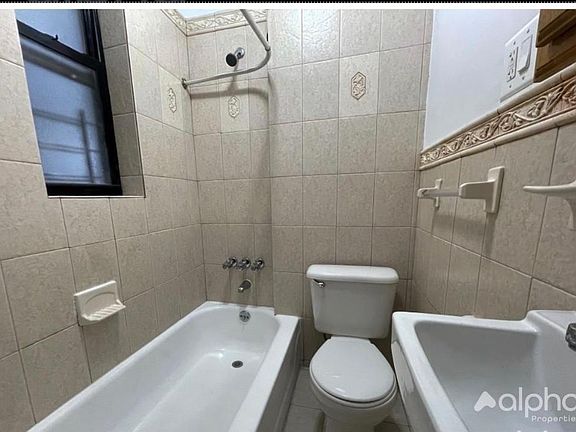 4th image of 171 E 101st St APT 26