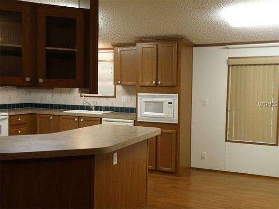5th image of 10025 Wellington Ave