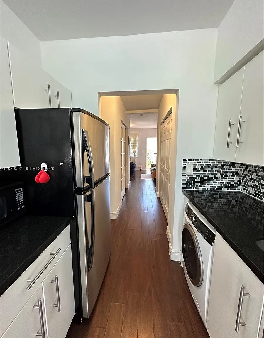 Meridian Court Condo — Photo 3