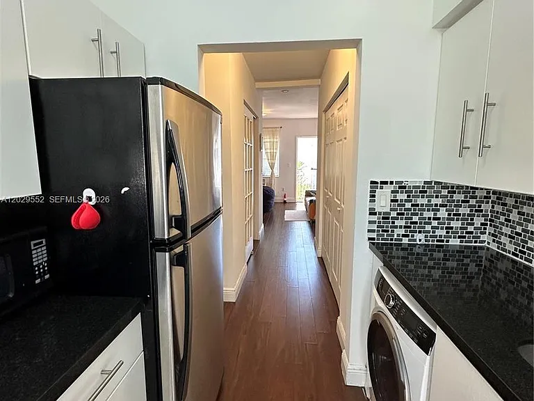 911 Meridian Ave #206 — Photo 3