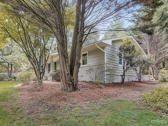 5th image of 414 Princess Ann Dr