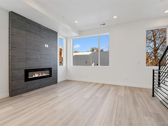 4th image of 1624 N Irving St #1