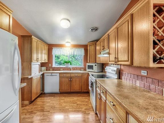 5th image of 2725 N Shirley St