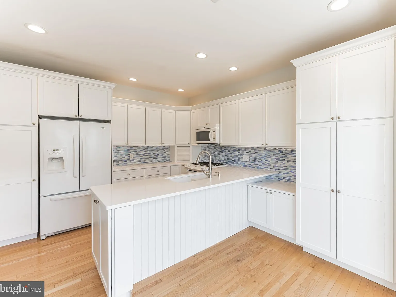 2 bed, 4.0 bath, 1952 sqft, $3,000 — Photo 4