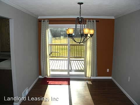 4th image of 1381 East Ave