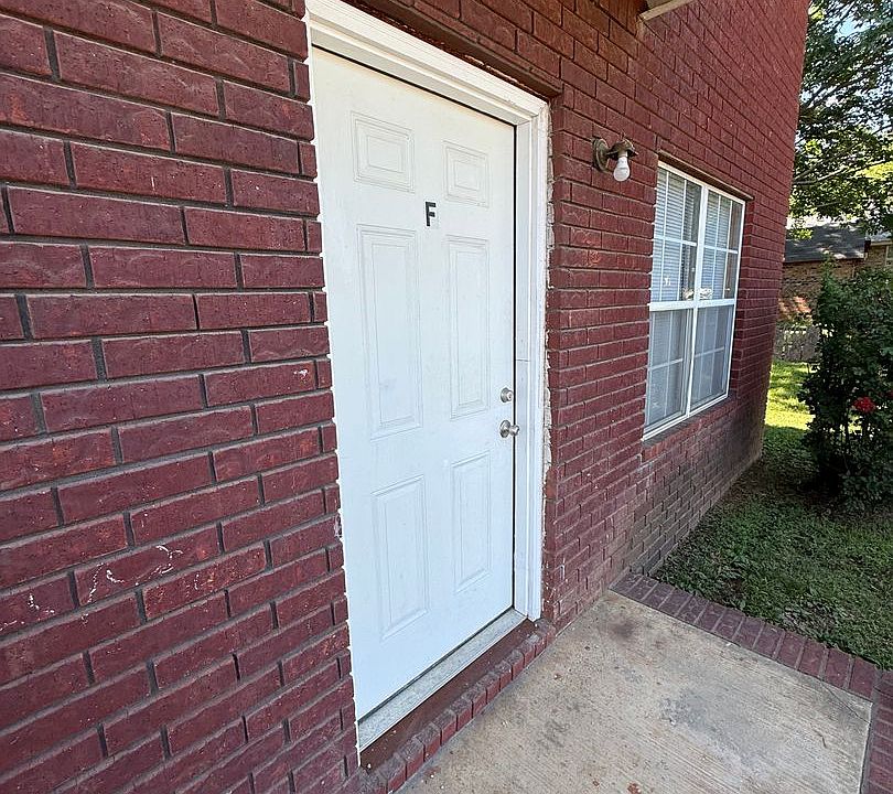 1st image of 304 Cole St #F