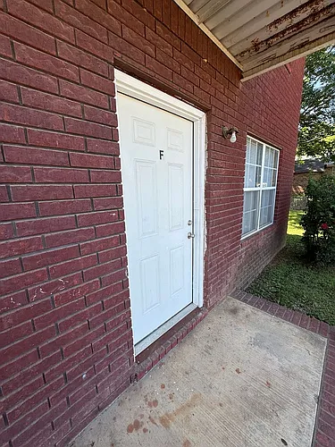 304 Cole St Photo 1